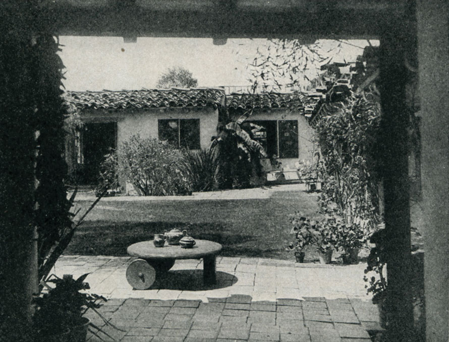 Photo of the courtyard at the Hodge House